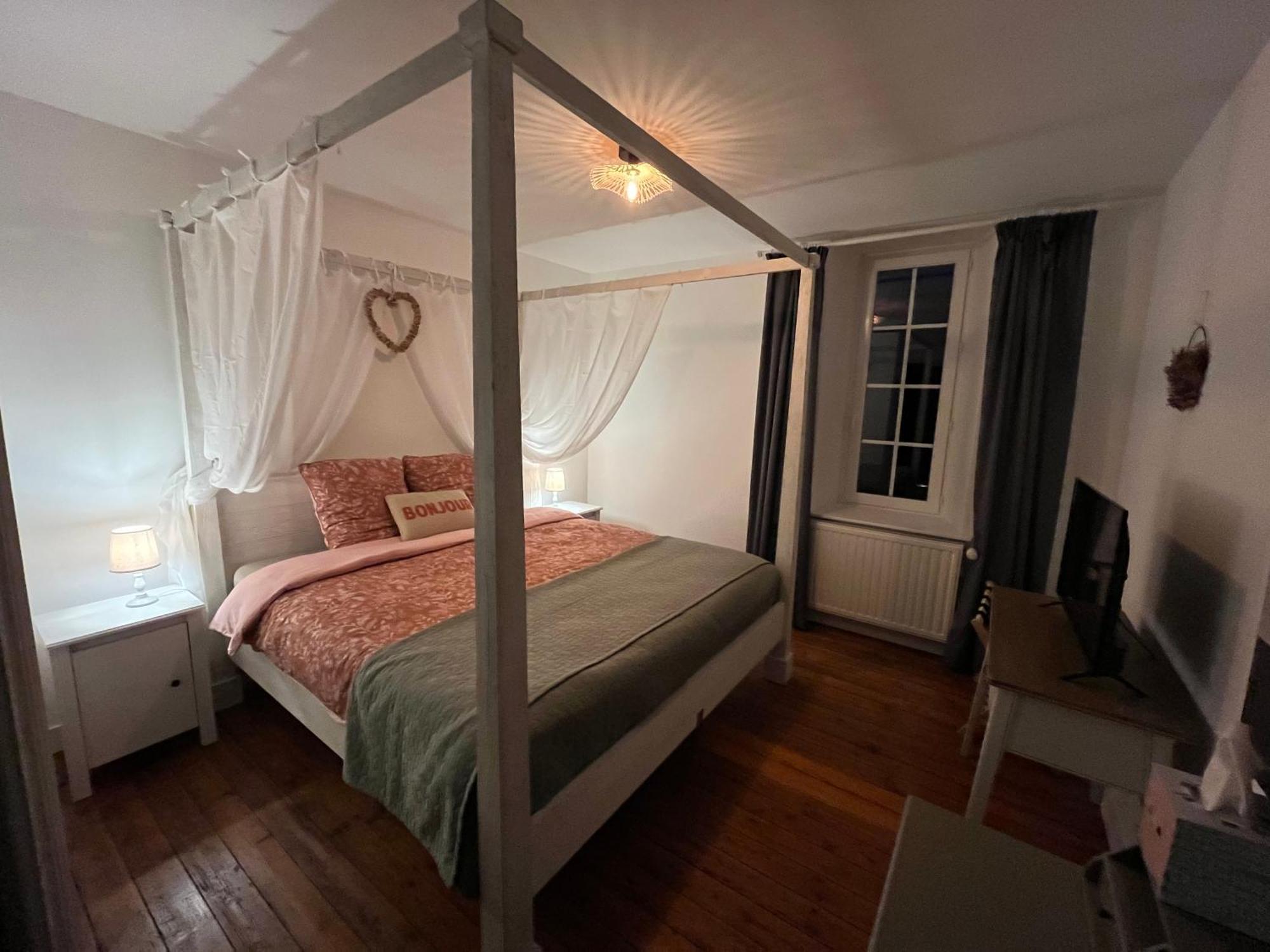 Le Clos Du Bas Courtil Guesthouse B&B Omaha Beach Osmanville Exterior foto